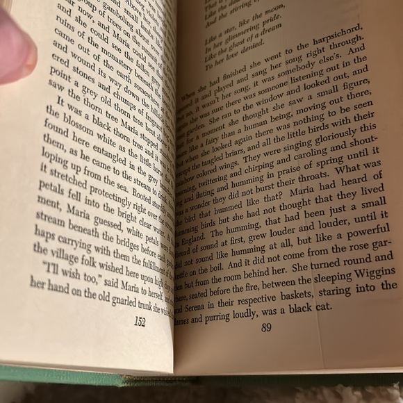 The little white horse by Elizabeth Goudge - Picture 4 of 6